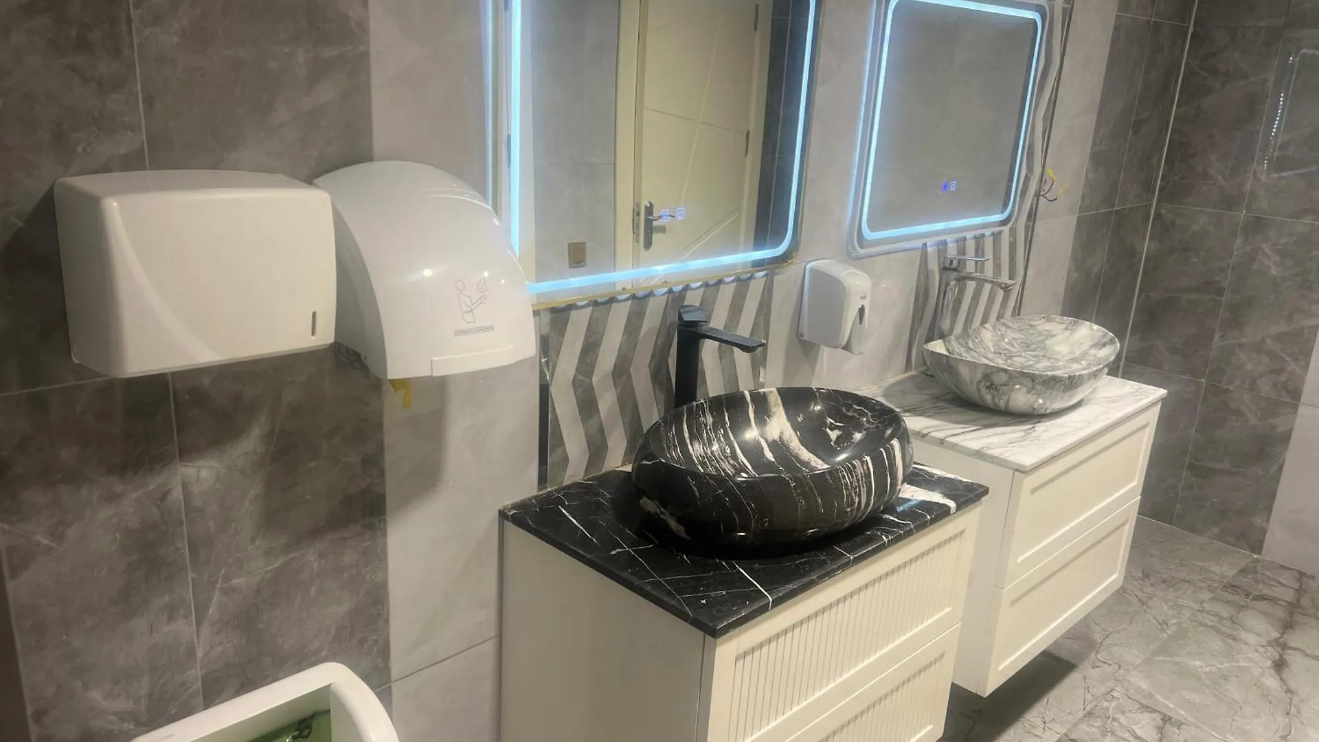Eco Hostel Baku 0*,  Azerbaijan
